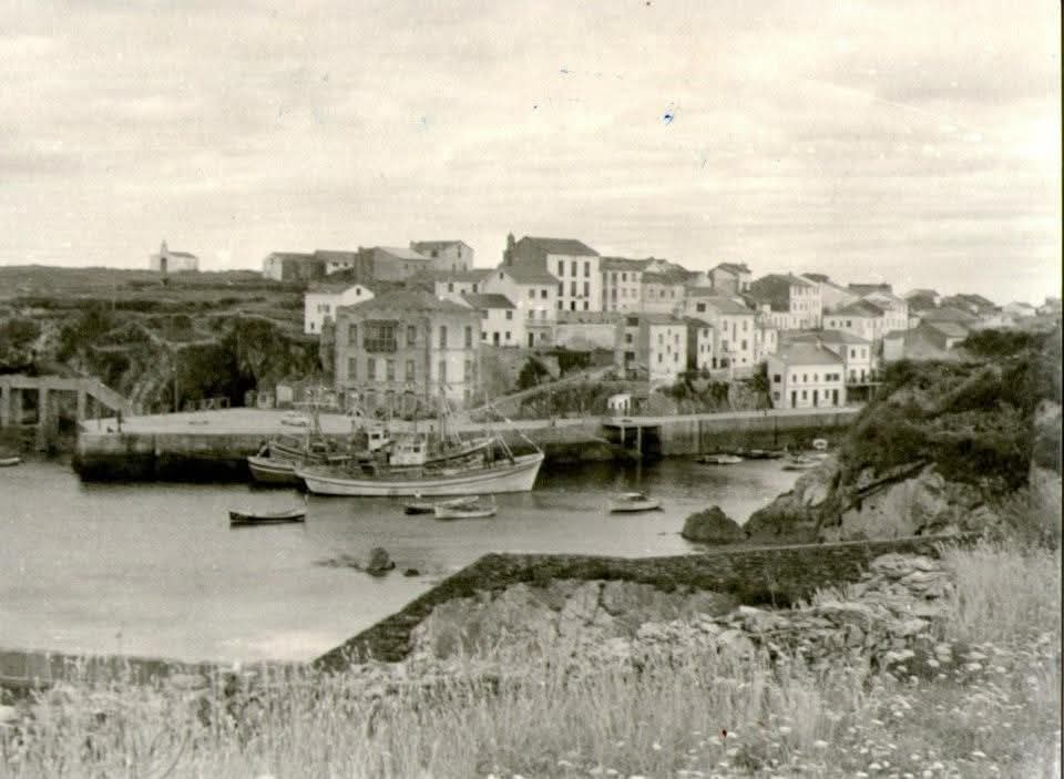 Vista del muelle de Tapia de Casariego