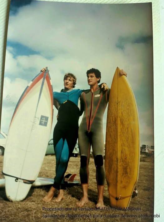 Remi y Jose Ángel con tablas artesanas
